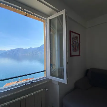 Superior In With Balcony 아파트